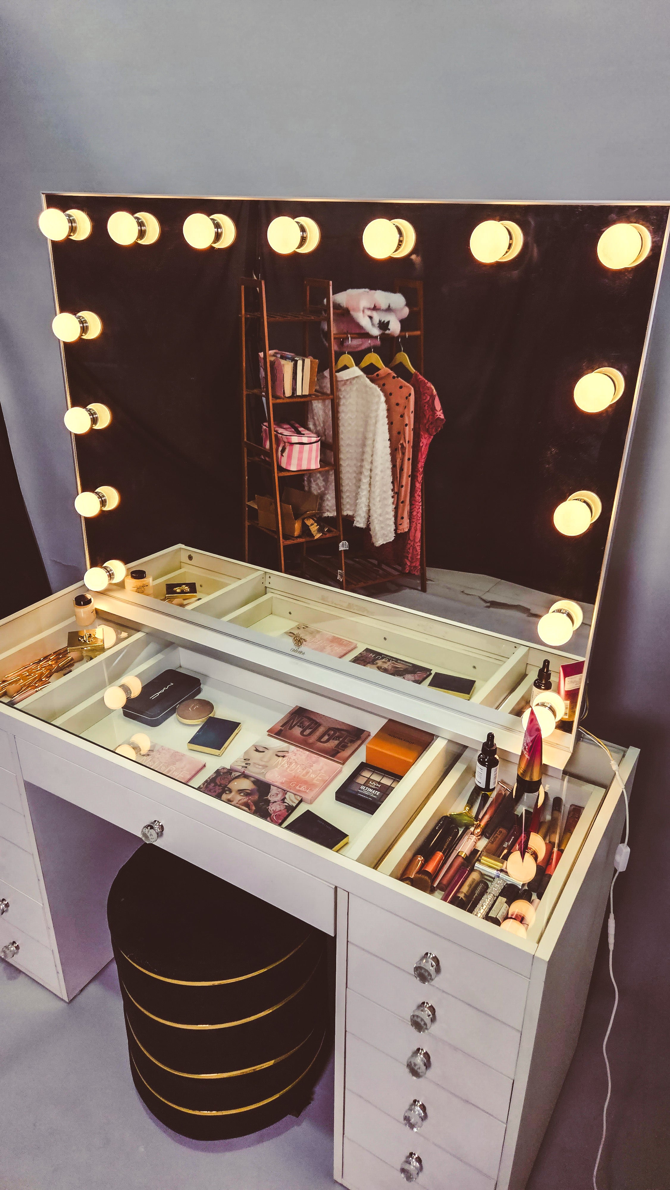 THE MAKEUP ENCHANTRESS | Makeup Vanity Dressing Table