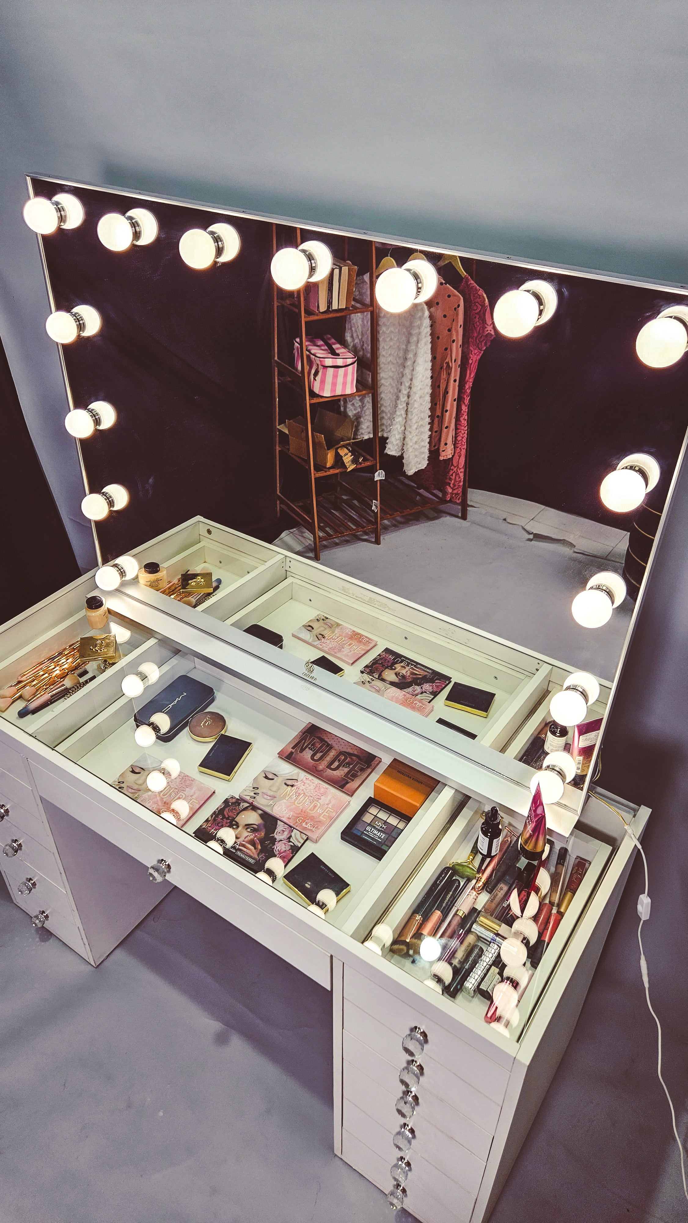 The Makeup Enchantress Mirror | Makeup Mirror with Lights