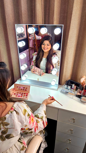 THE MAKEUP OASIS | Makeup Vanity Dressing Table