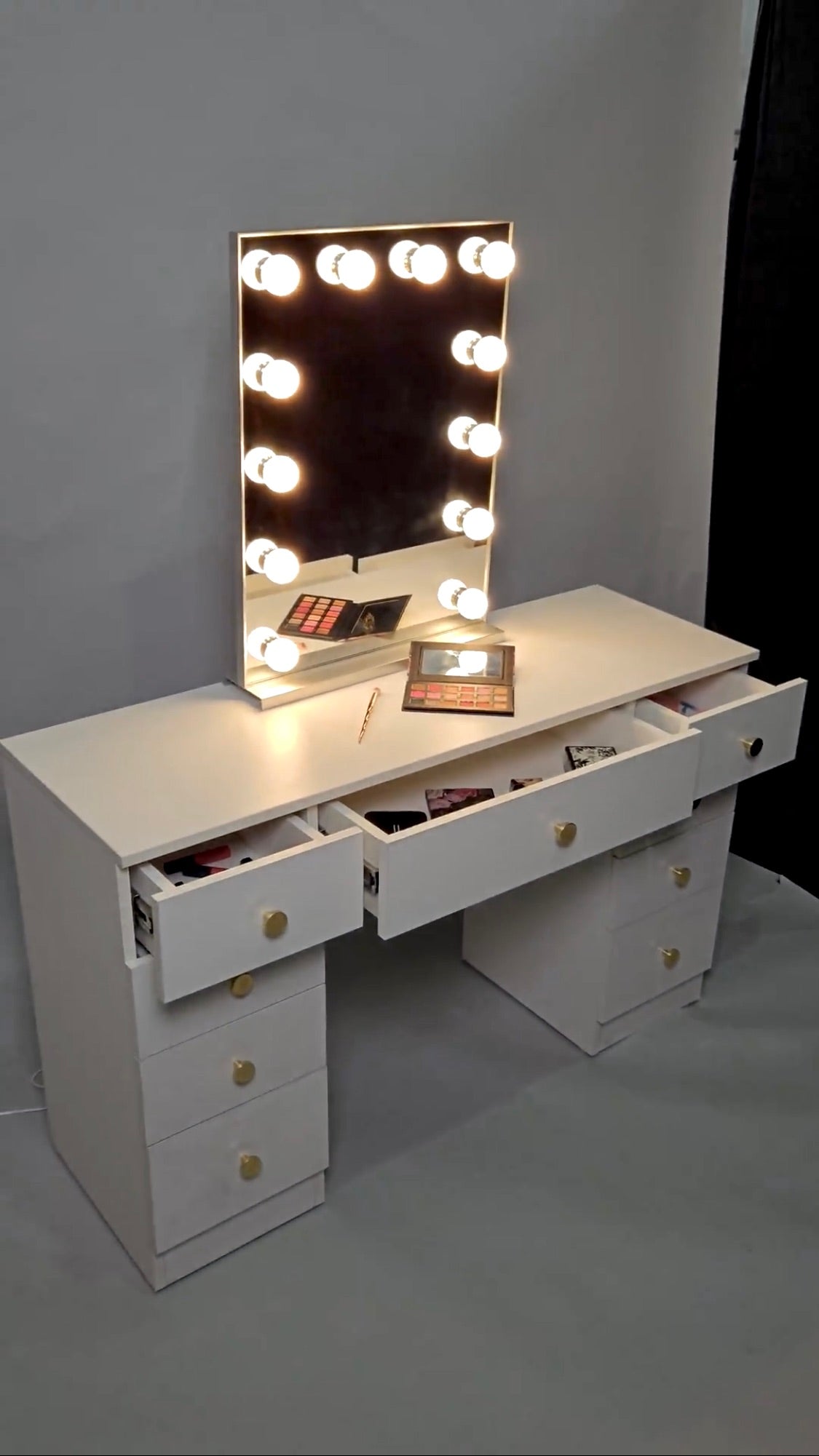 The Makeup Enclave Vanity | Makeup Vanity Dressing Table