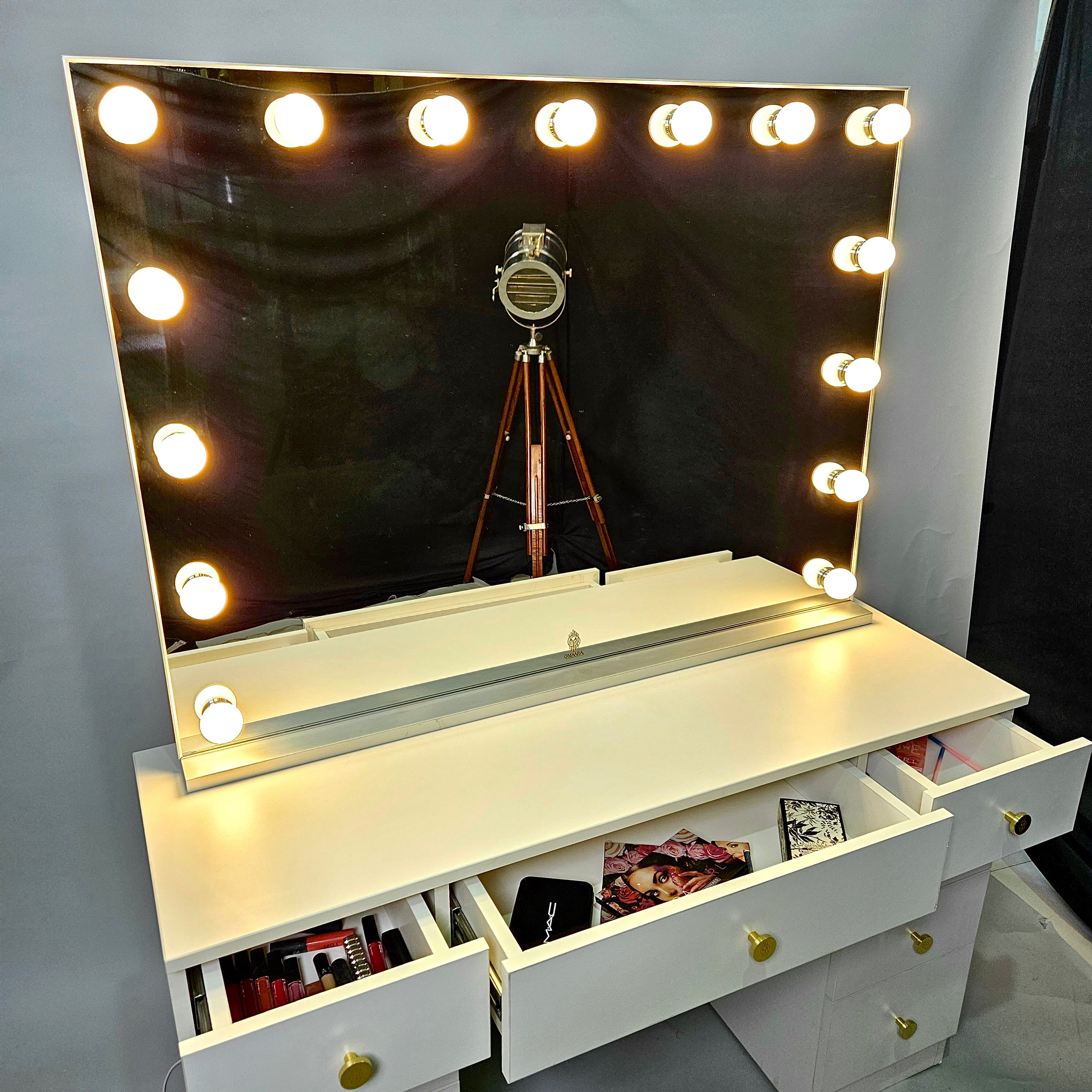 The Makeup Dreamland Vanity | Makeup Vanity Dressing Table